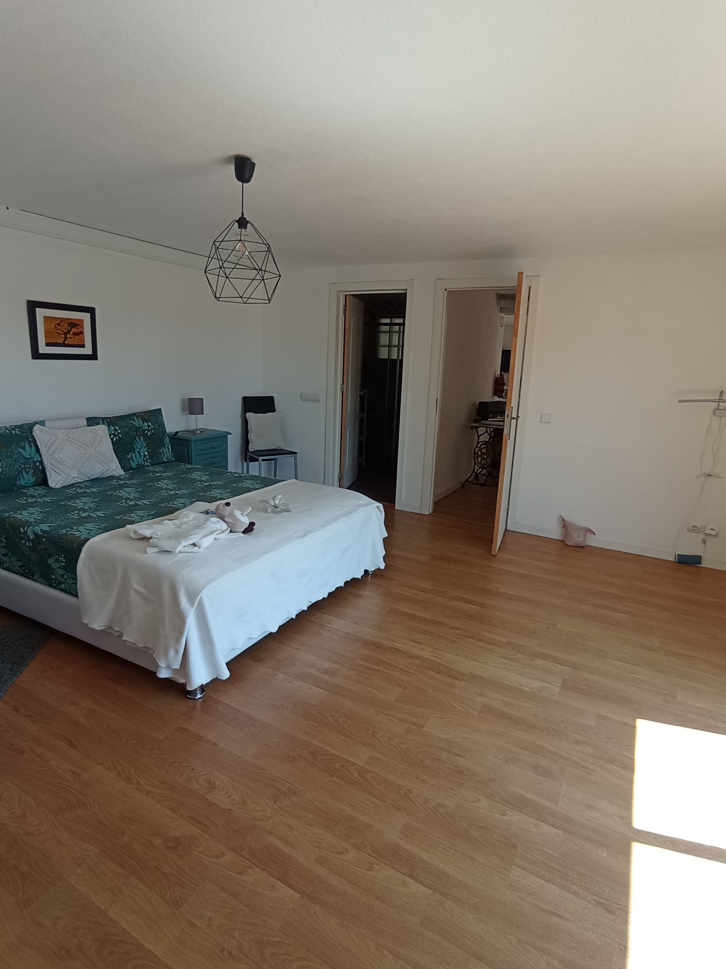 Valley Guest House - Swimming pool and Countryside