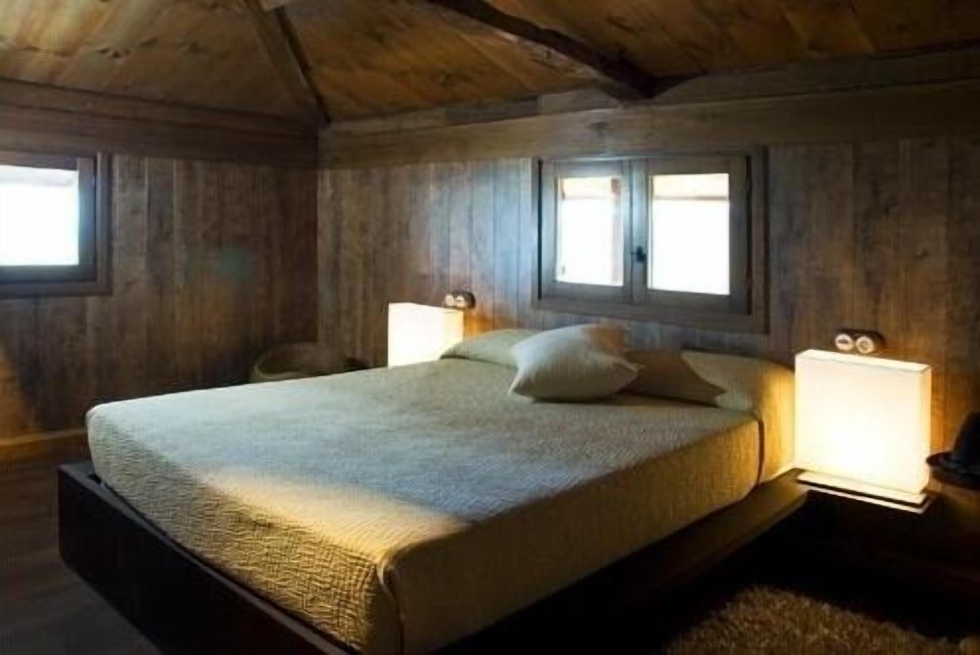 5 bedrooms, free WiFi, wheelchair access