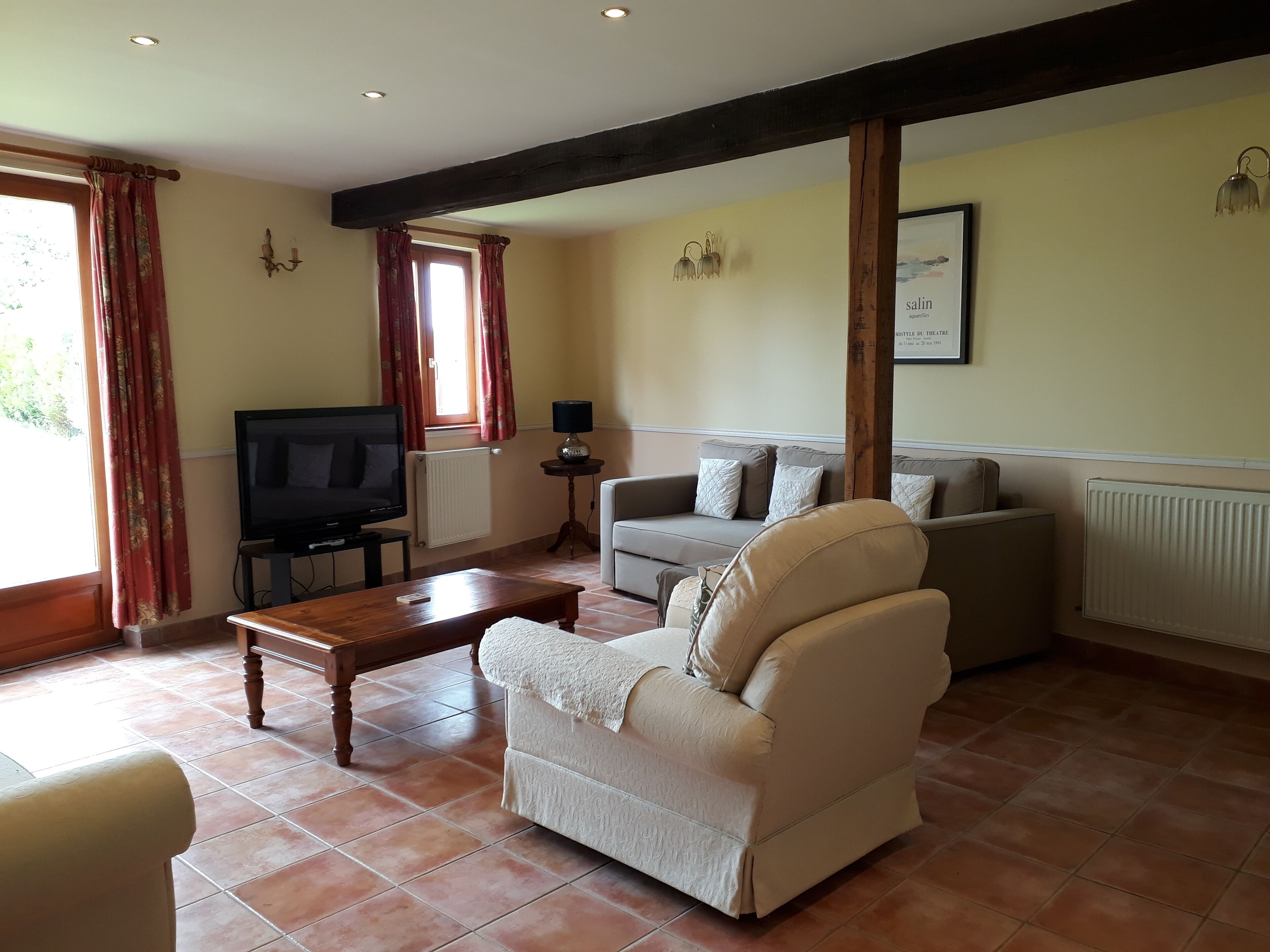 Cottage with shared heated pool at Le Haut Gué in the Loire Valley