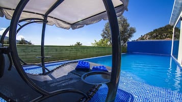 Innenpool, beheizter Pool