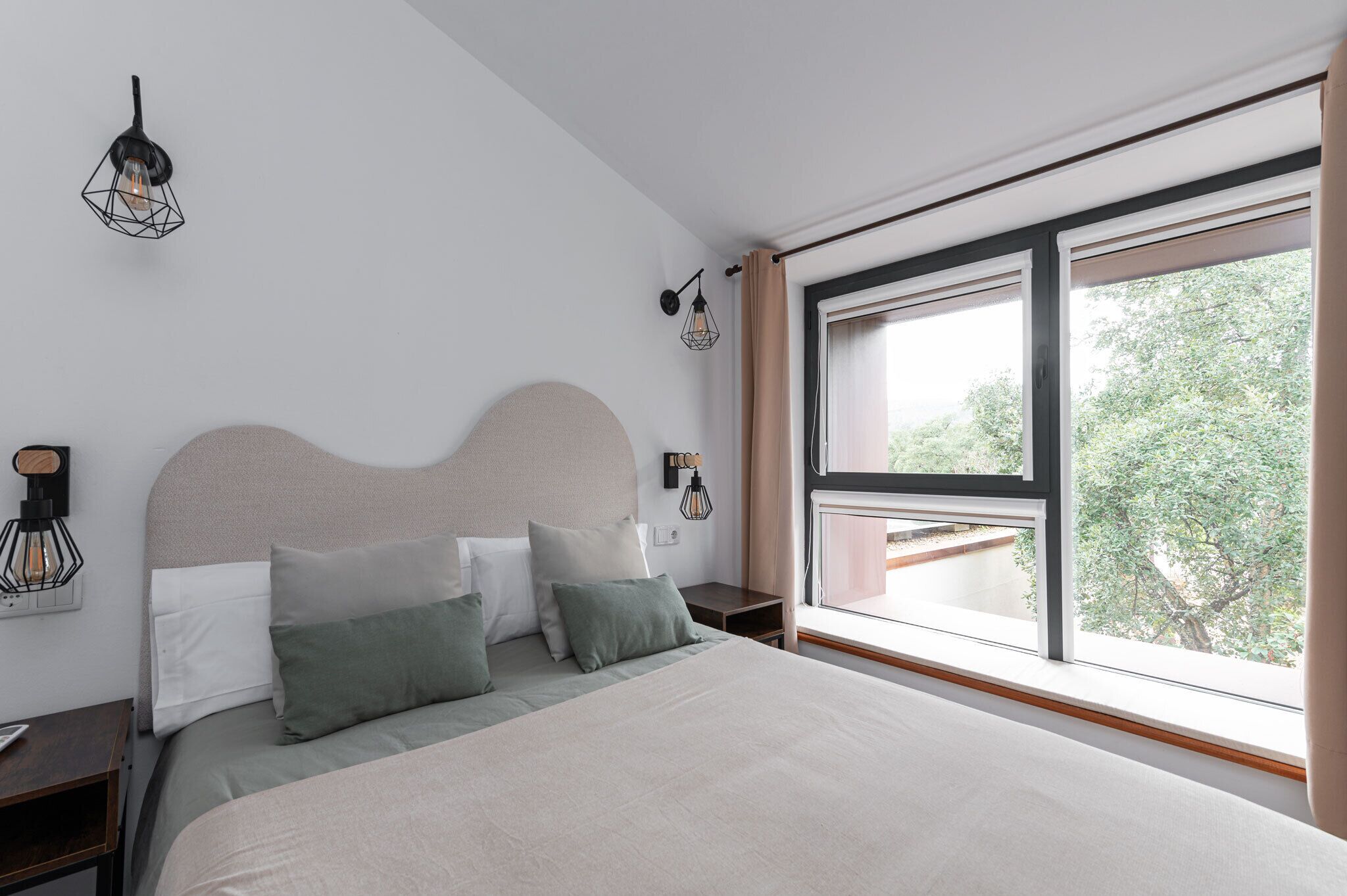 2 slaapkamers, reisbedje, gratis wifi, beddengoed