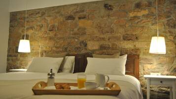 5 habitaciones, tabla de planchar con plancha y wifi gratis