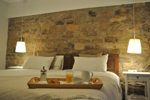 5 chambres, fer et planche à repasser, Wi-Fi gratuit, draps fournis