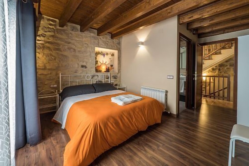 Self catering La Posada de Caseres for 4 people