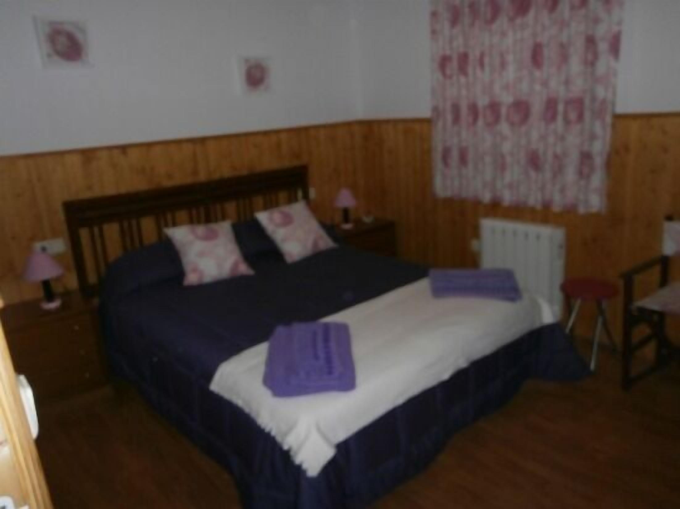 3 chambres, bureau, Wi-Fi gratuit, draps fournis