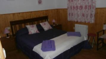 3 chambres, bureau, Wi-Fi gratuit, draps fournis
