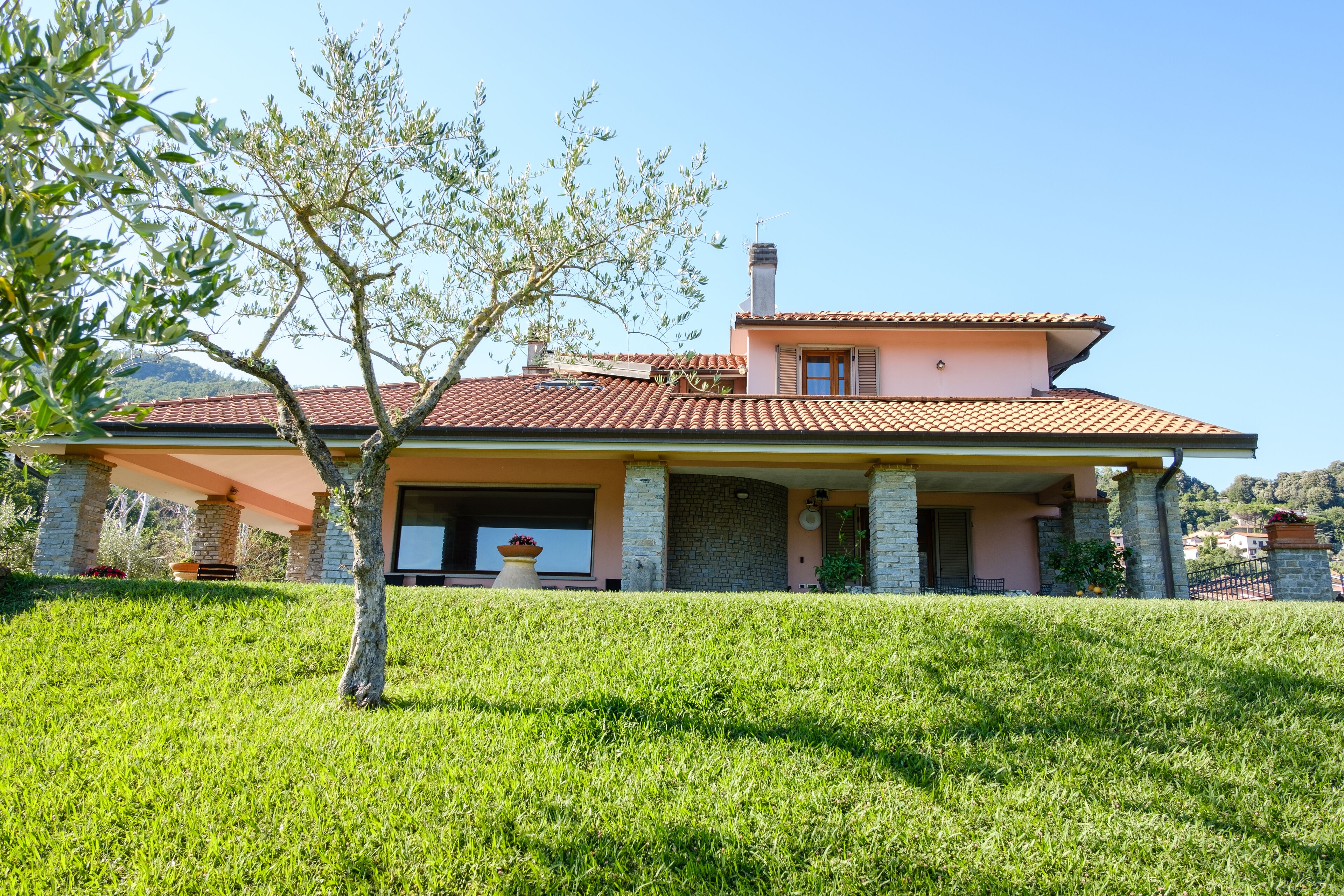 Villa INCANTO with swimming pool in Tuscany
