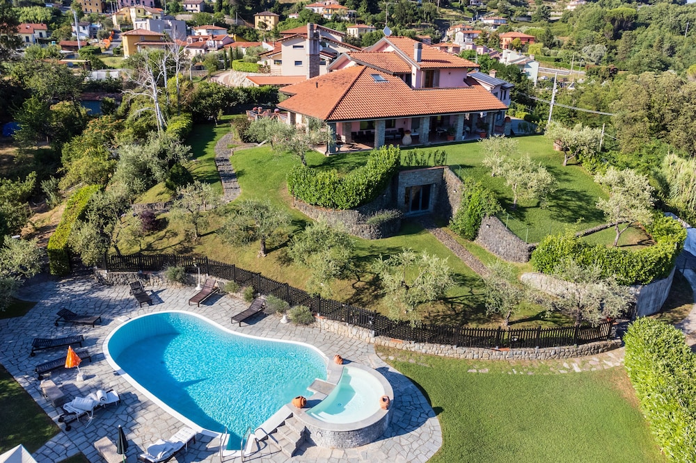 Villa INCANTO with swimming pool in Tuscany