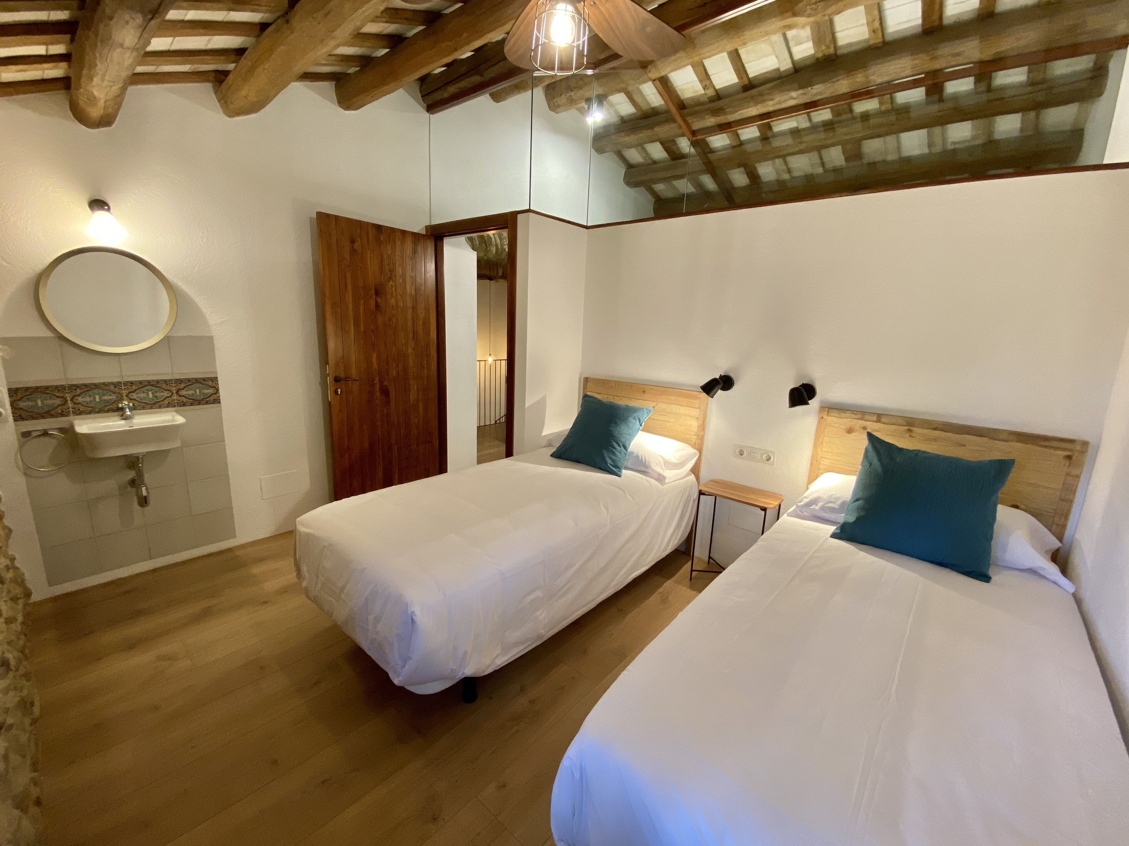 Masia Torre Lloreta S. XII for 8 people