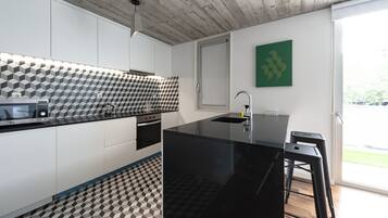 Fridge, microwave, oven, stovetop