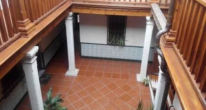 Talo (täysi vuokra) Toledo Magico 4-6 hengelle. Lemmikkieläimet sallittu autotalli