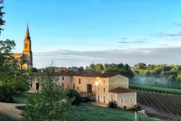 Bagian depan properti