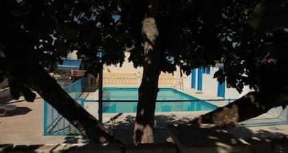 La Higuera, en Valdelaguna, para 10/15 personas con Piscina