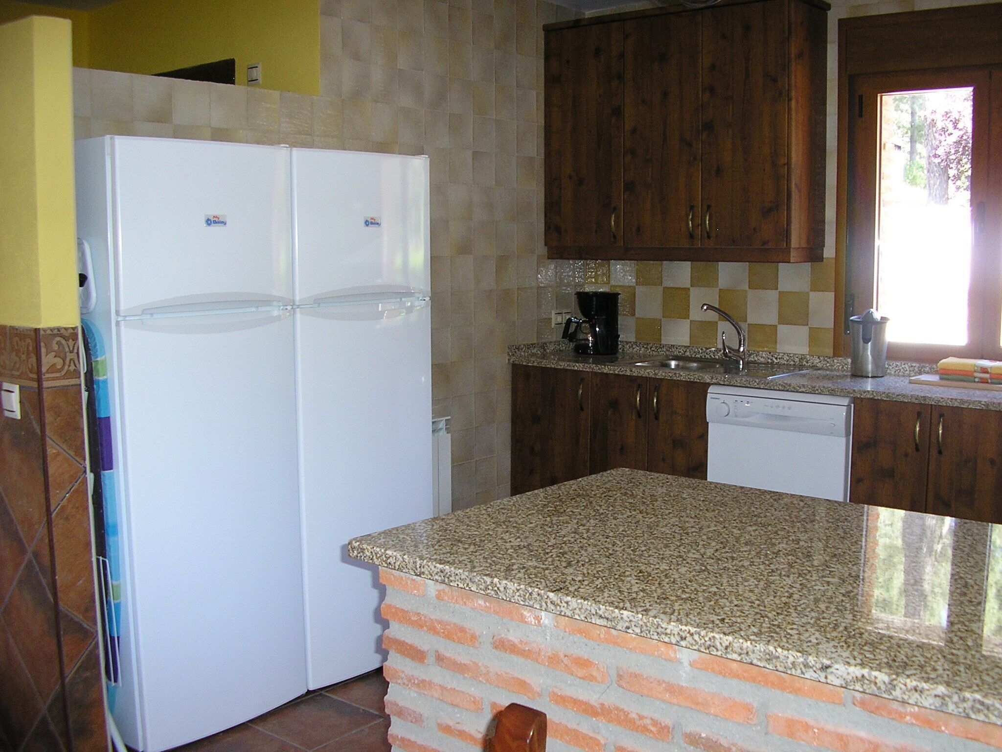 Large country houses near Madrid, for groups of 20 to 27 people, swimming pool