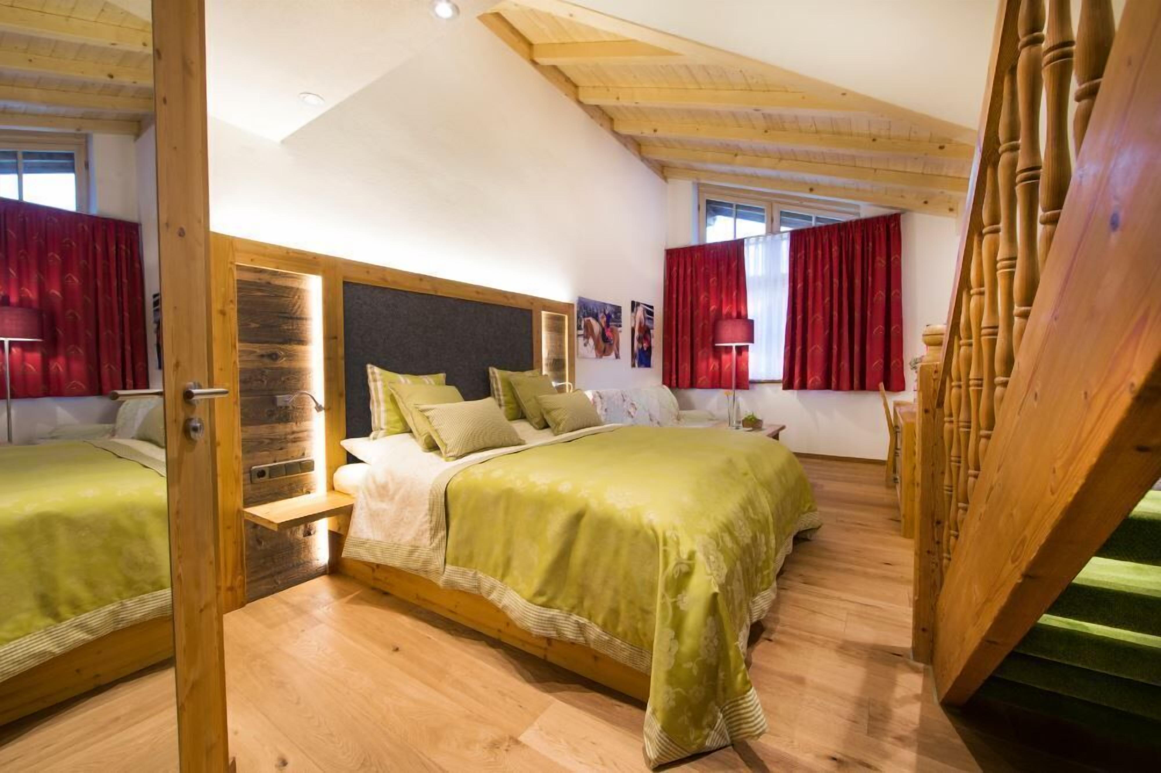 Apartment, 1 Doppelbett, Balkon | Allergikerbettwaren, Minibar, Zimmersafe, Schreibtisch