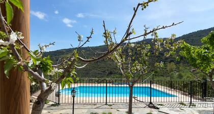 Maalaistalo (täysi vuokra) Reul Alto Cortijos Rurales 4 hengelle