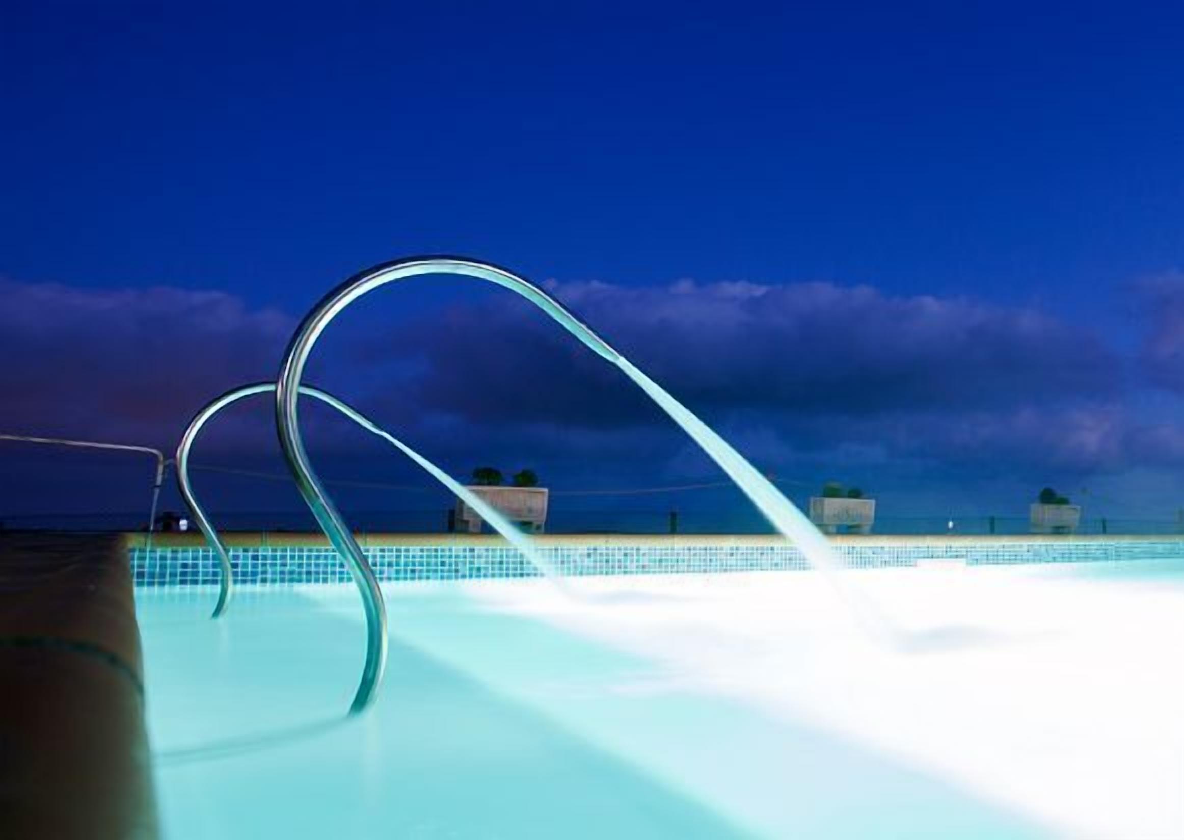 Indoor pool, outdoor pool