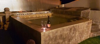 La Parra: Country House for 2, with Private Pool near Chinchón