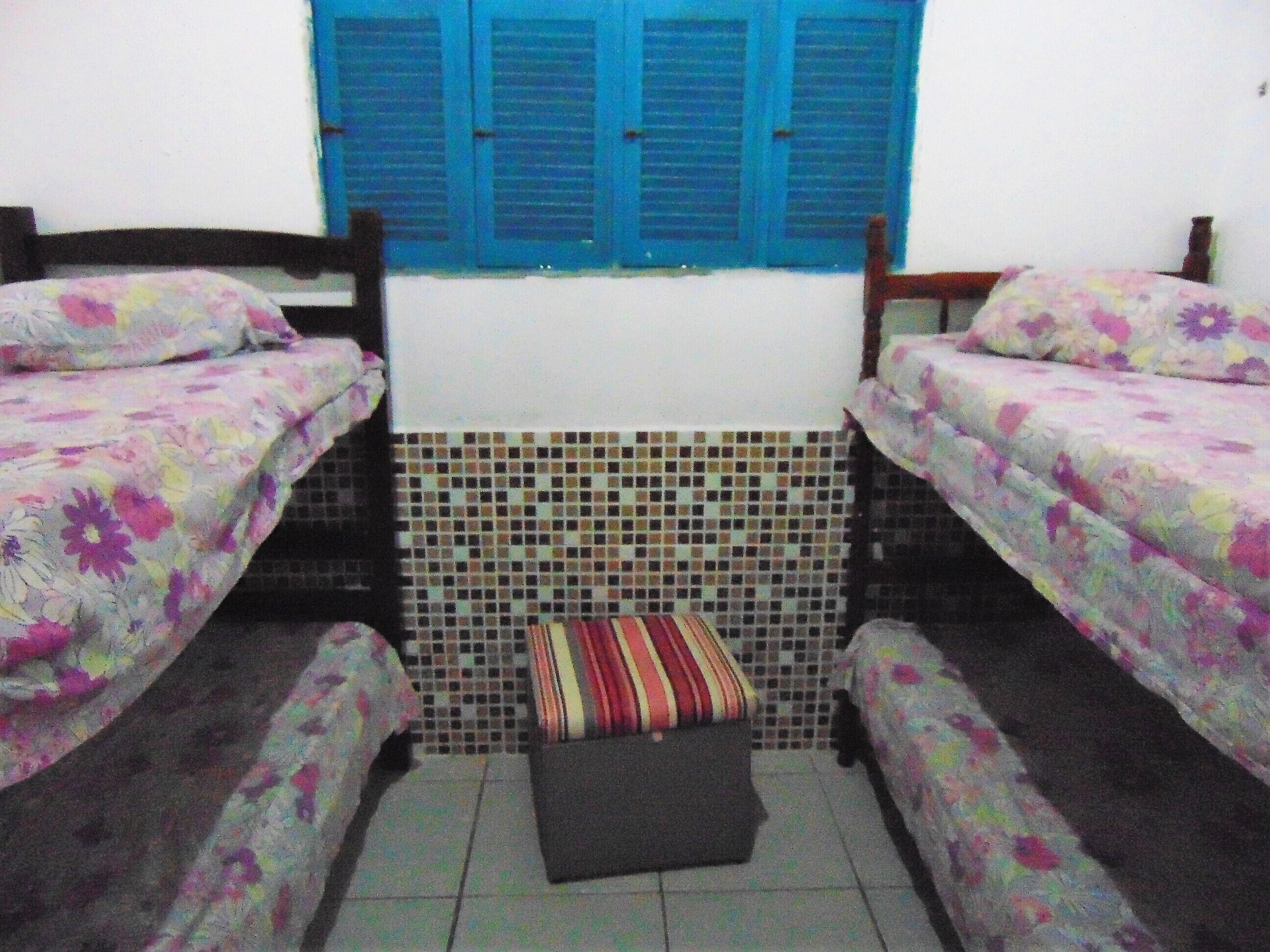 WHITE HOUSE CHICKENS