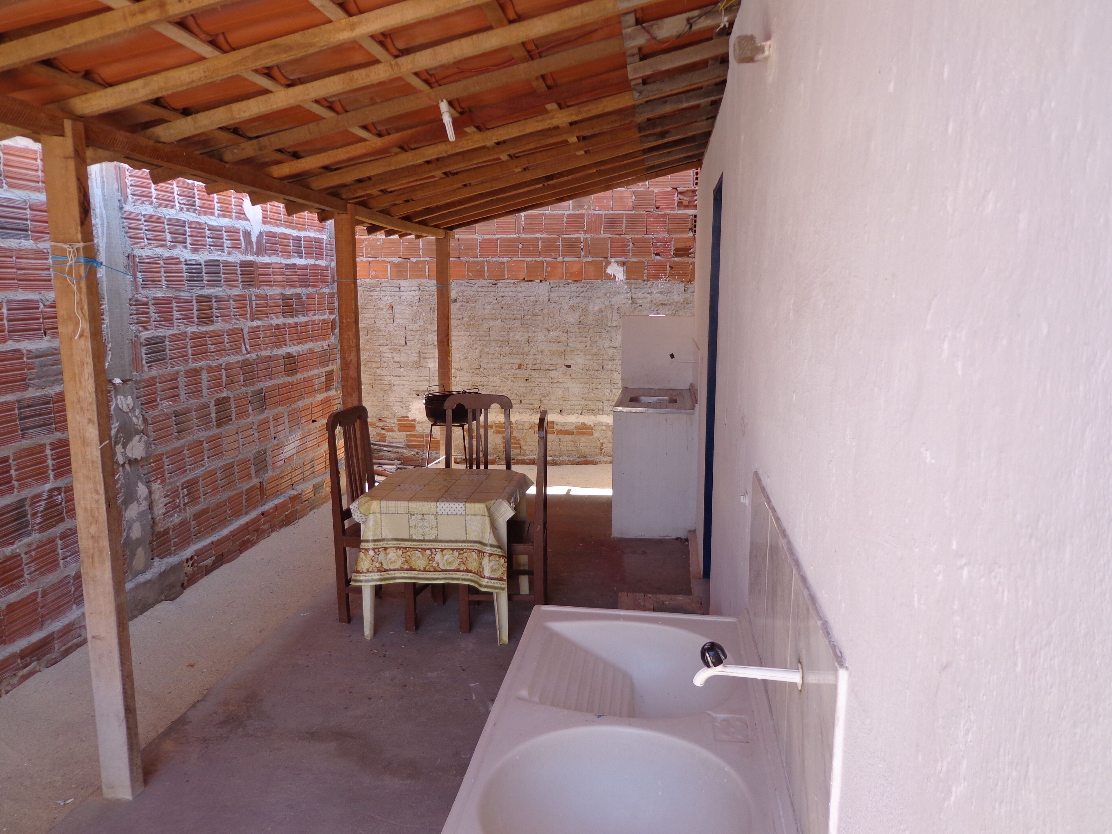 WHITE HOUSE CHICKENS