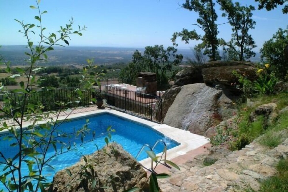 Las Casas de Agapito Rural Center in Gredos, capacity for 25 people in total