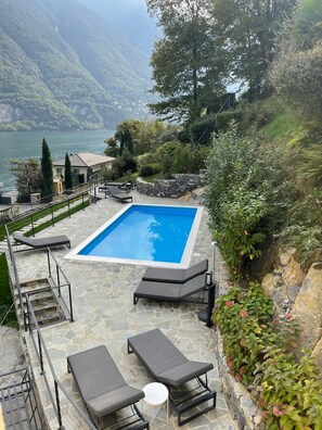 Piscina a l'aire lliure 