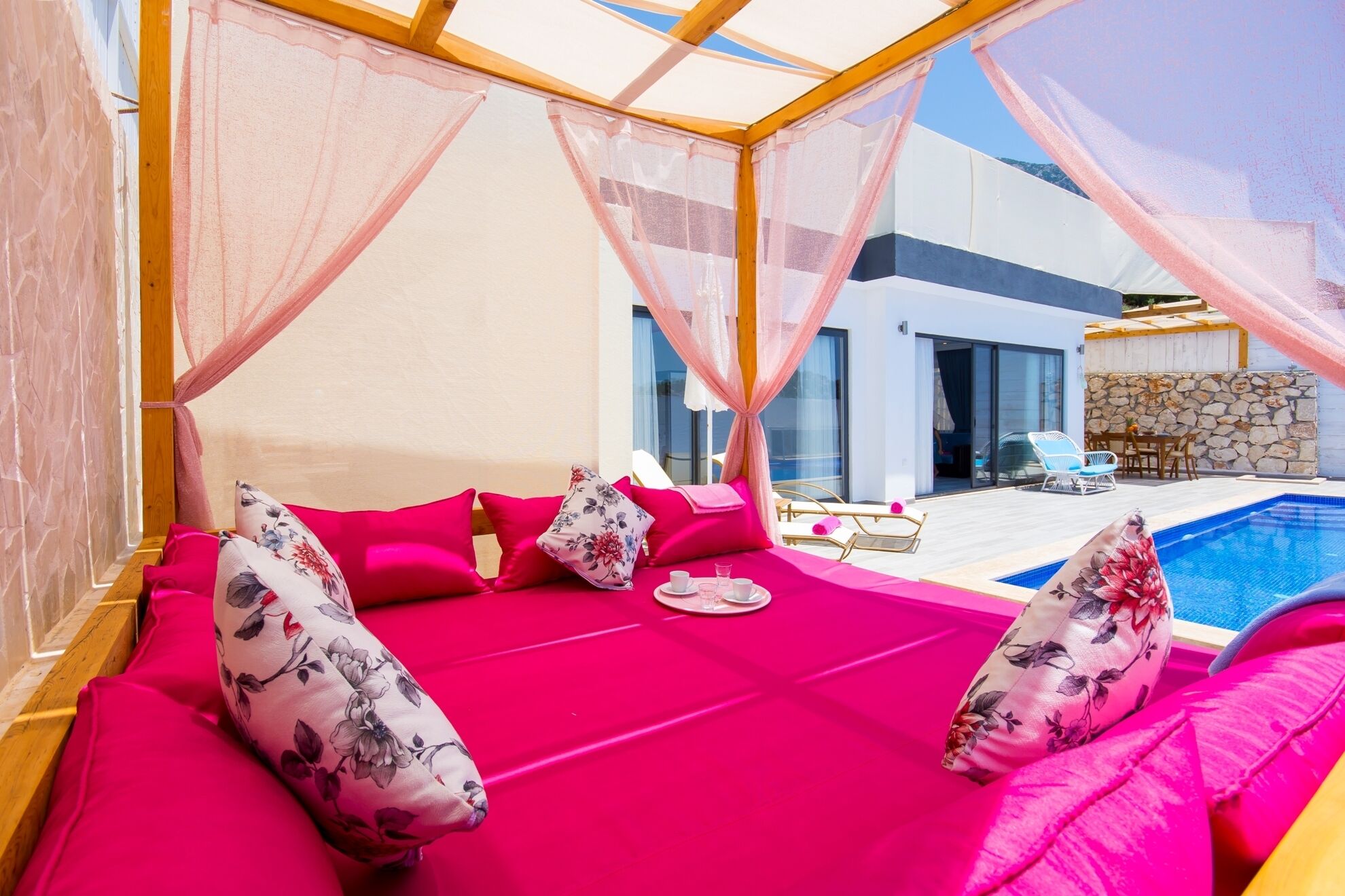 Beautiful Honeymoon Villa with Secluded Outdoor Pool and Heated Indoor Pool