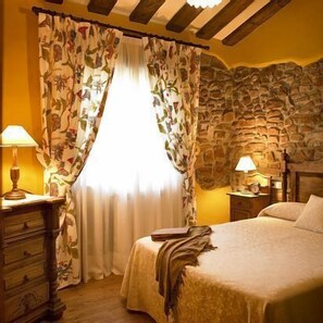 2 soverom, strykejern/-brett, wi-fi og sengetøy