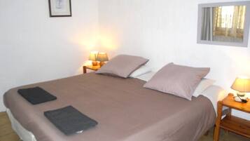 4 slaapkamers, een strijkplank/strijkijzer, gratis wifi, beddengoed