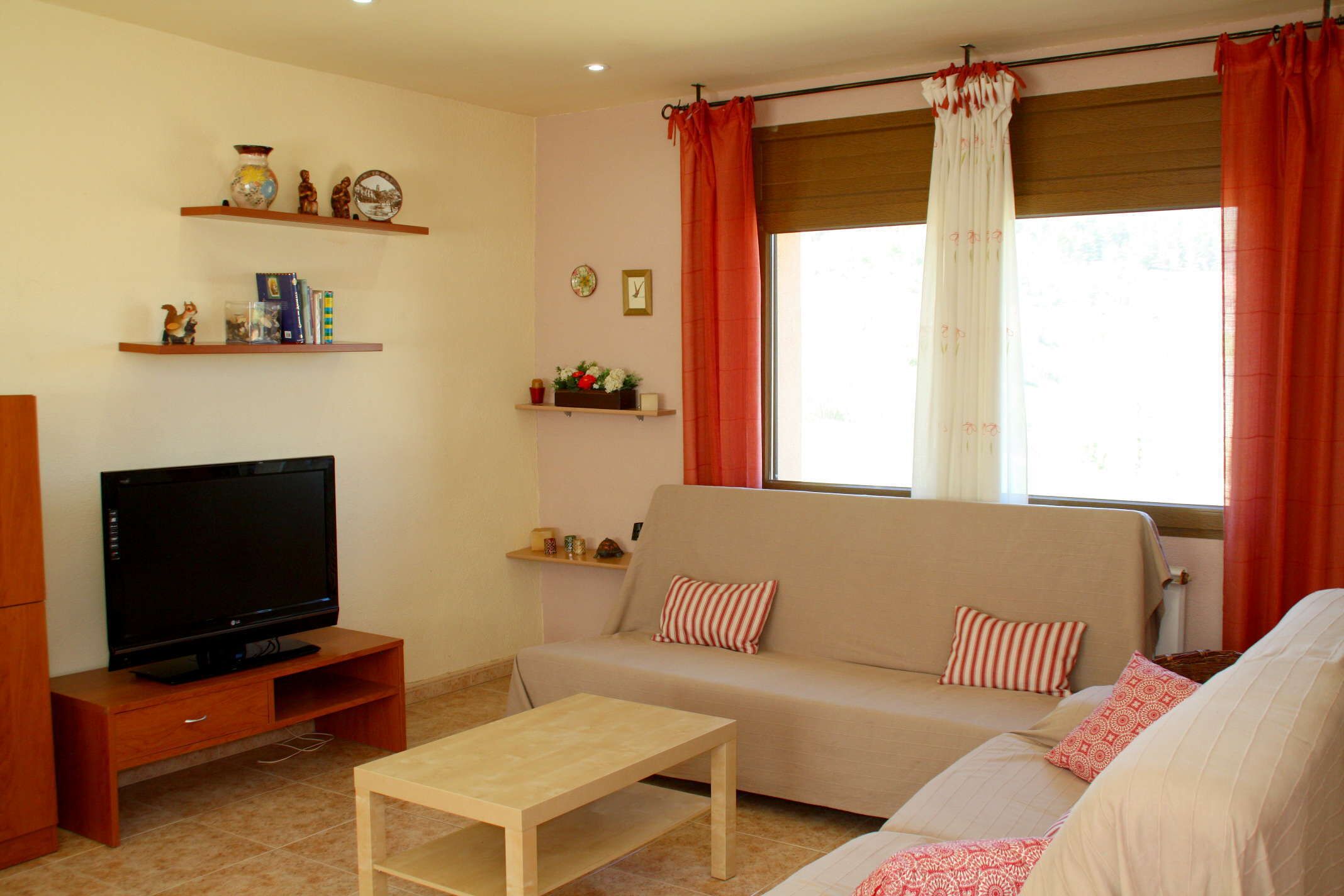 Entire Cal Riba: ecological houses Avenc+Ancosa+Cuitora