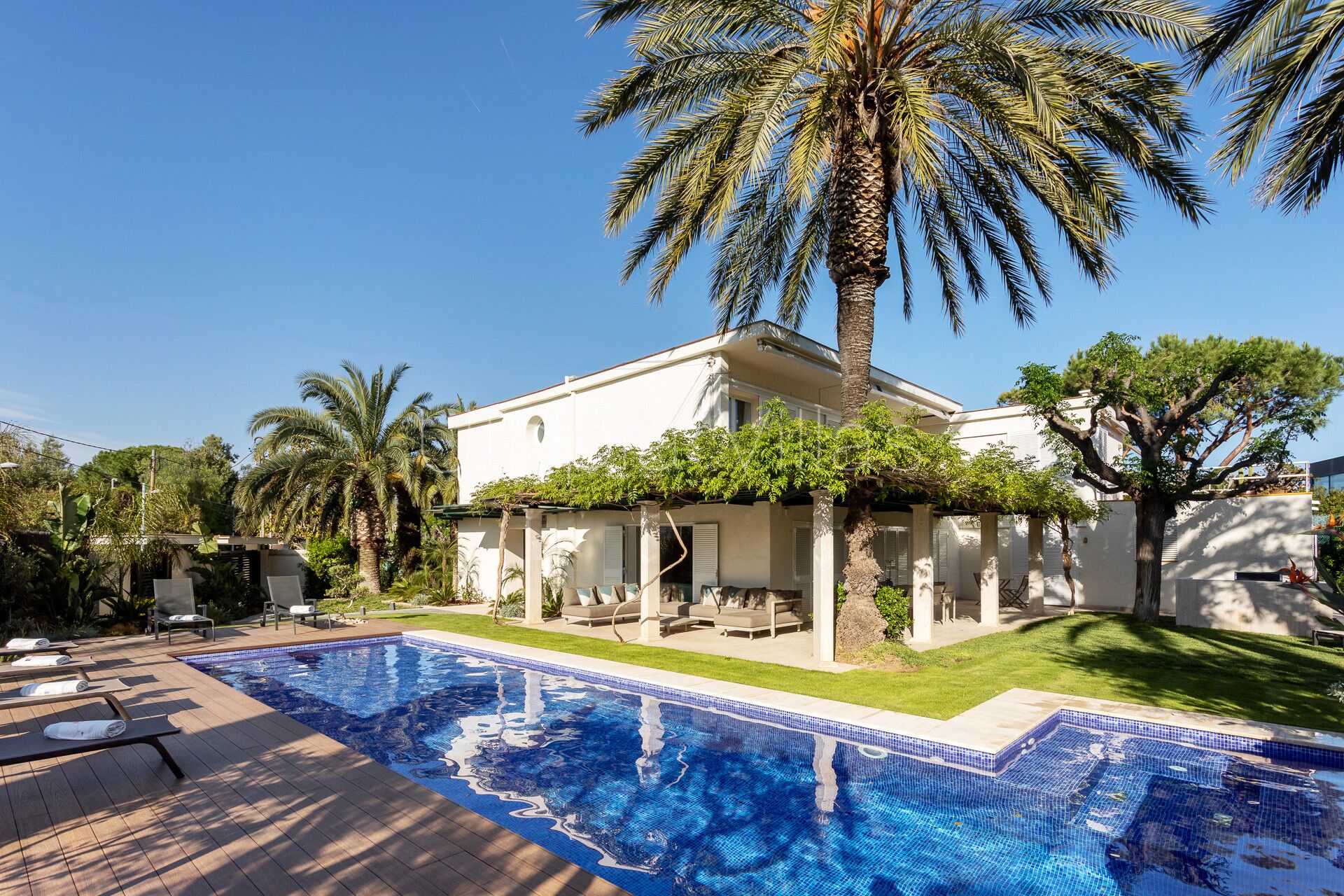 Villa Anne by Utopia Villas