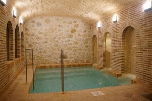 Piscina interna, piscina aquecida