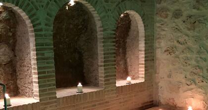 Houses of Valois for 4 people