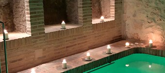 Houses of Valois for 4 people