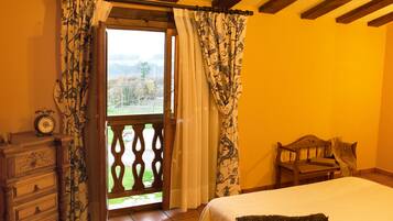 1 slaapkamer, een strijkplank/strijkijzer, wifi