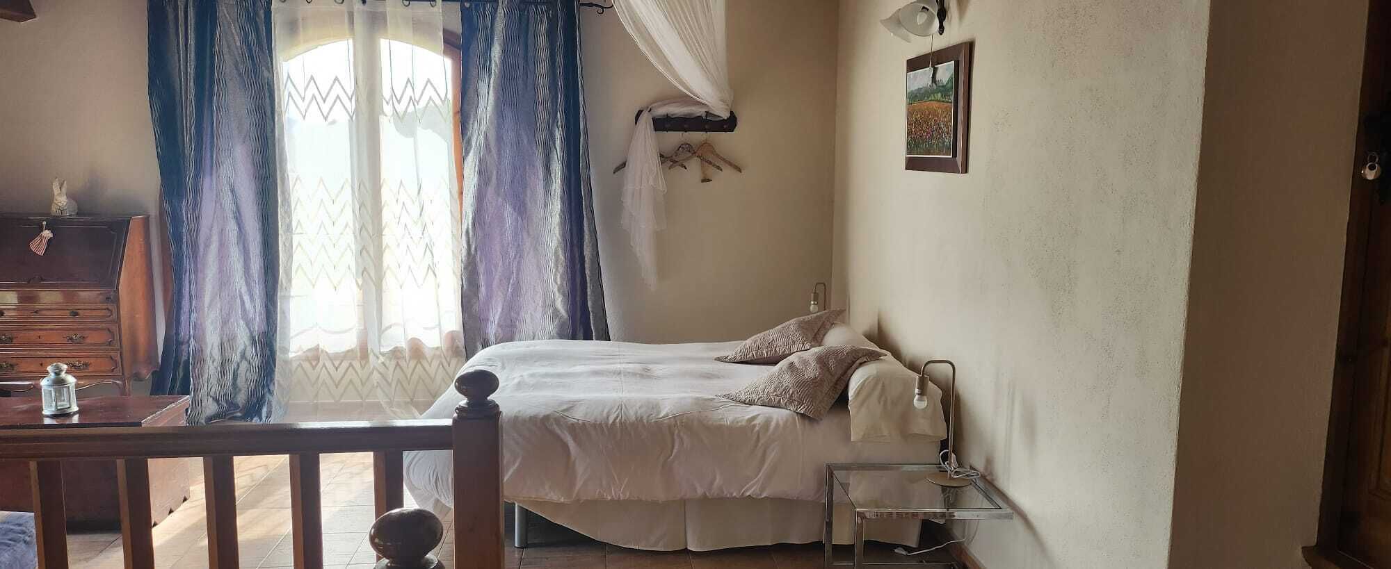 5 chambres, fer et planche à repasser, Wi-Fi gratuit, draps fournis