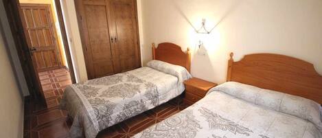 1 chambre, accès Internet, draps fournis