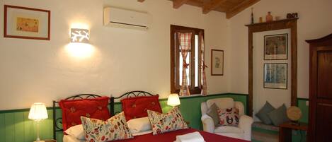 1 Schlafzimmer, Reisekinderbett, kostenloses WLAN, Bettwäsche