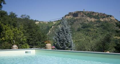 villa avec piscine Ă civita di bagnoregio