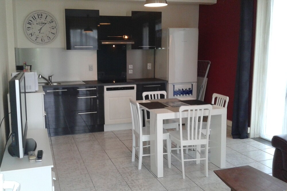 T2, 35m², Sea front, wifi, reversible air conditioning, central beach