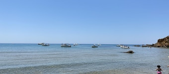 Villa Giulia on the sea/beach, total privacy.