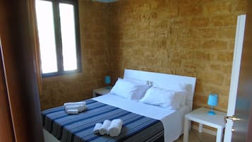 2 bedrooms, iron/ironing board, travel cot, free WiFi