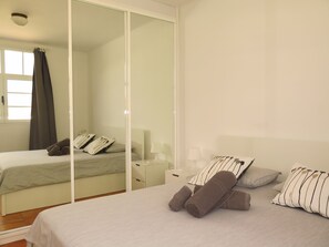 2 bedrooms, iron/ironing board, Internet, bed sheets