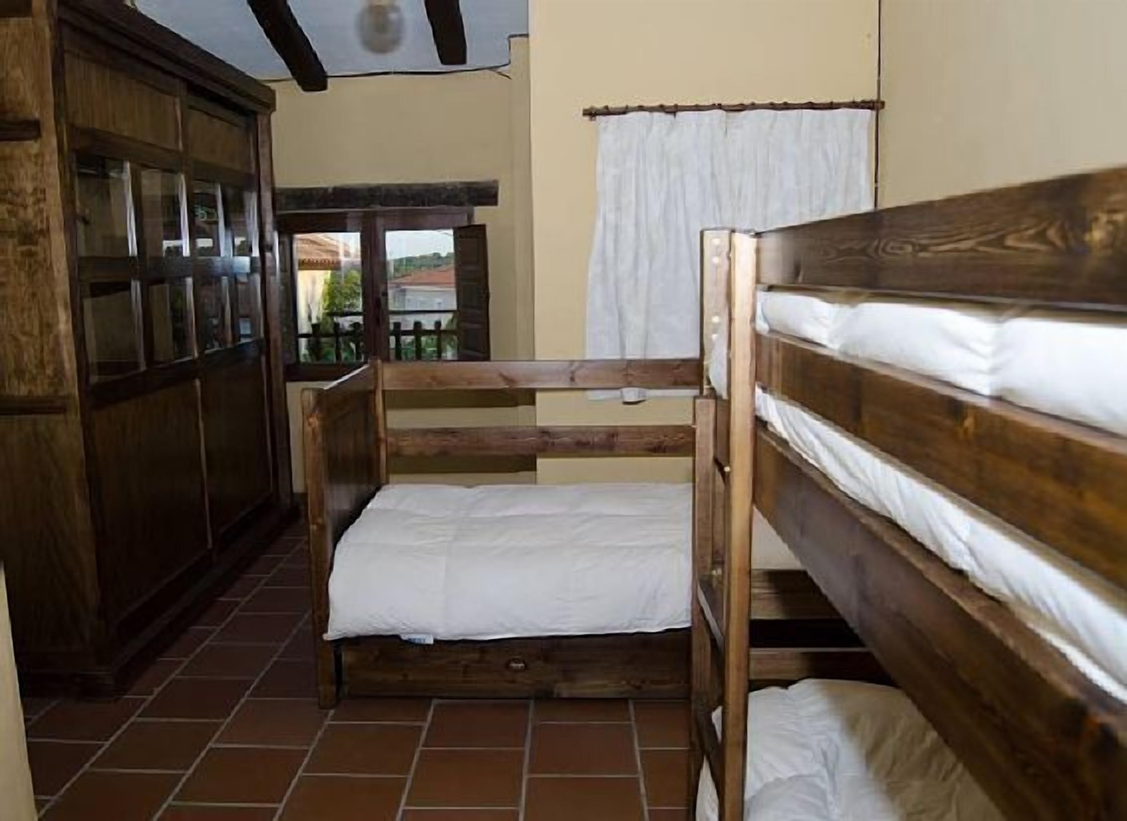 Rural Houses Santa Ana de la Sierra for 10 people