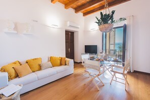 Smart TV, Netflix, books, streaming services - DuoMo SeaView Design-Luxurious, renovated and air-conditioned-Sea View-Free WiFi (Siracusa)
