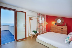 3 chambres, coffre-fort, fer et planche à repasser, lit de bébé portatif