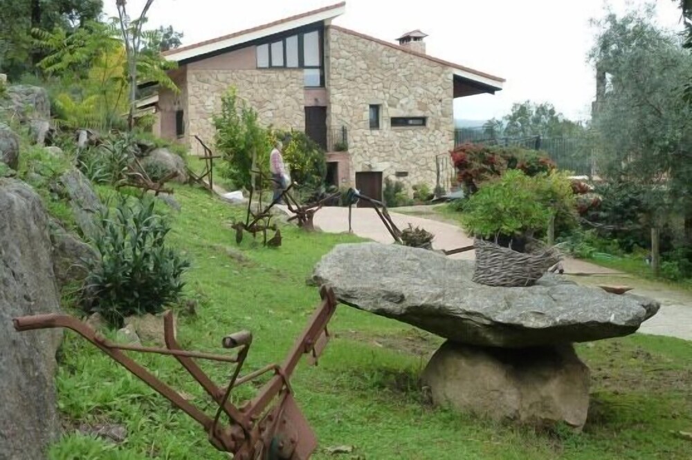 Las Casas de Agapito Rural Center in Gredos, capacity for 25 people in total