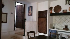 Interni
