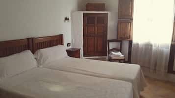 4 chambres, fer et planche Ă  repasser, draps fournis