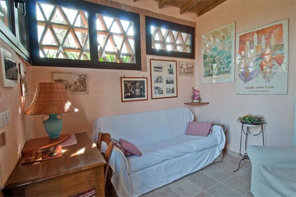 Chimenea, futbolito, tenis de mesa y libros 